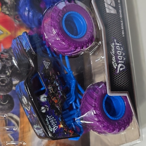 Monster jam Grave Digger vs Mohawk Warrior - Picture 2 of 5